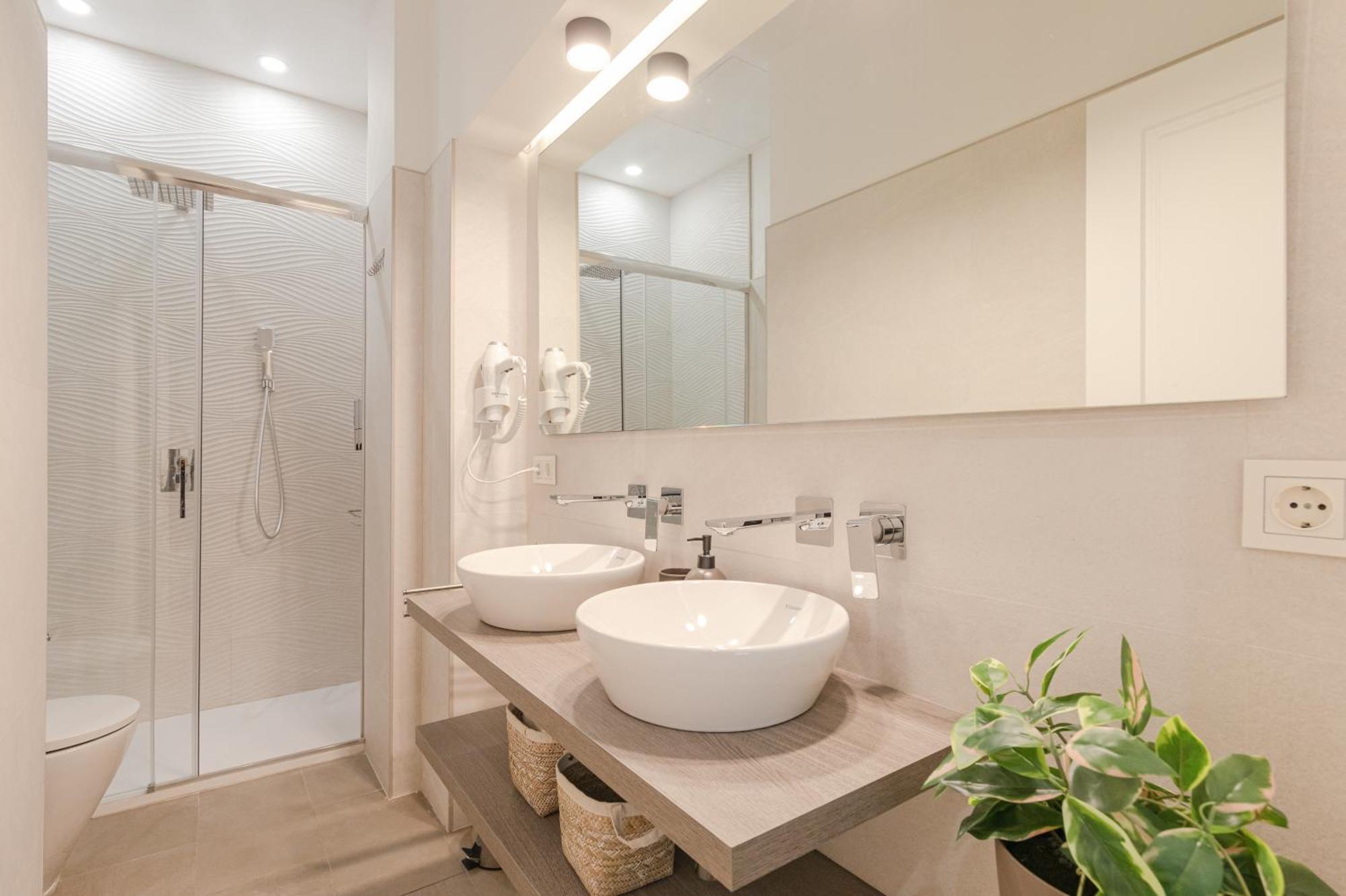 San Luis Downtown & Pool Apartment Sevilla Eksteriør bilde